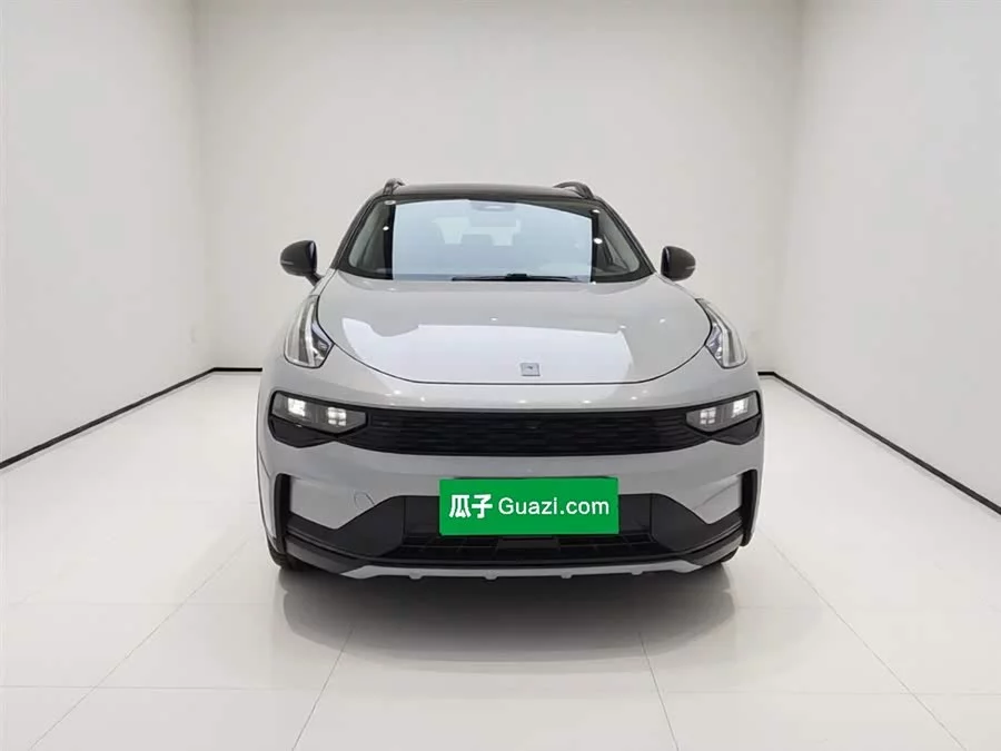 Lynk & Co 01
