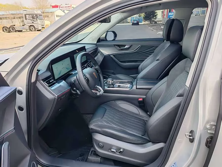 Hongqi HS5