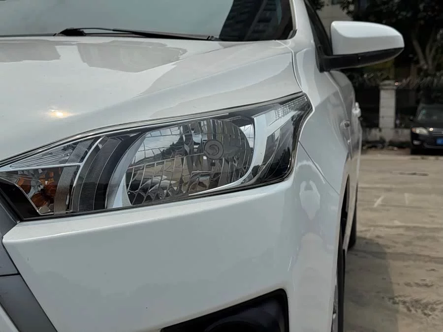 Toyota YARiS L