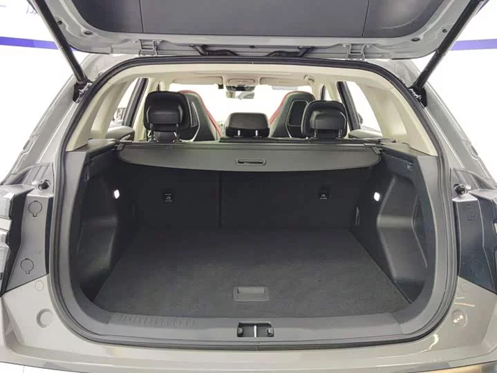 Hongqi HS3