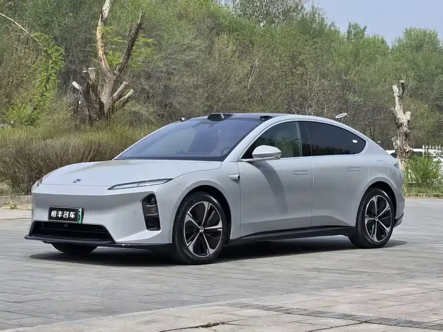 NIO ET5