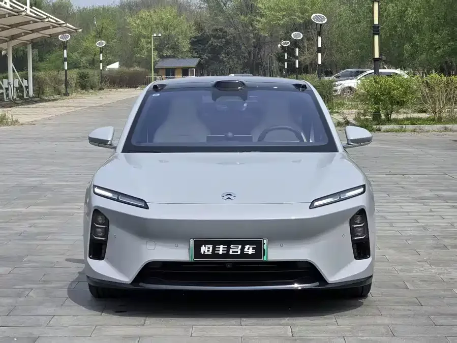 NIO ET5