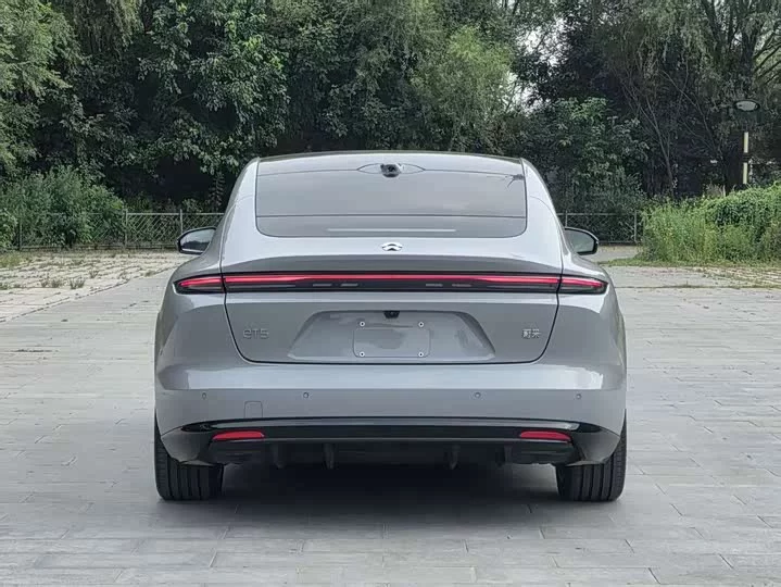 NIO ET5