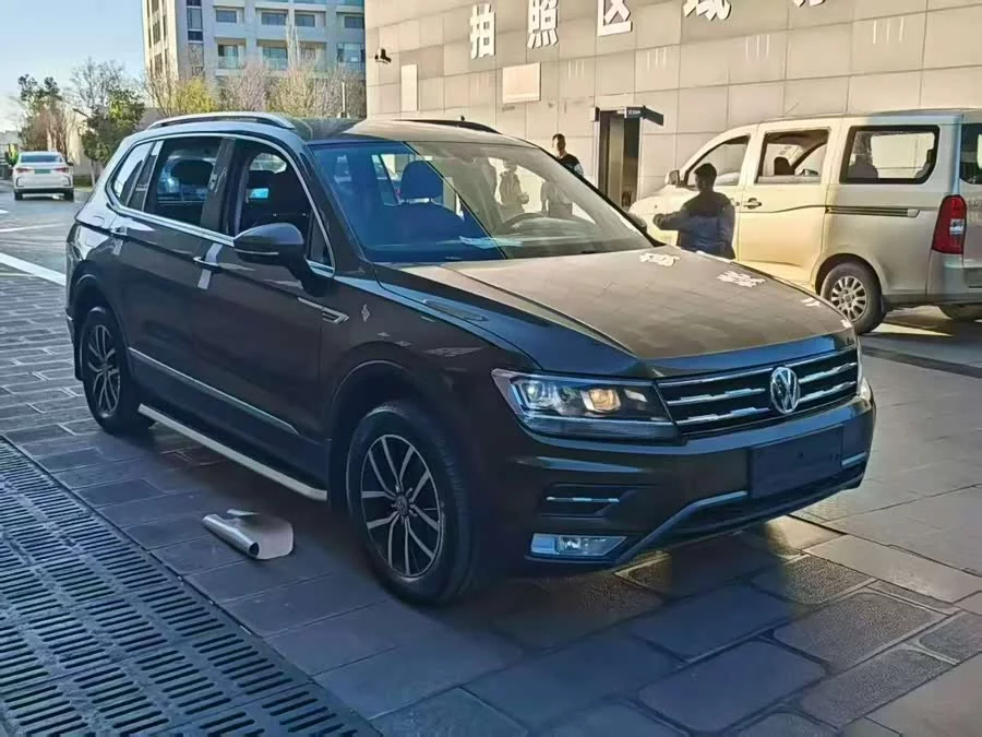 Volkswagen Tiguan L