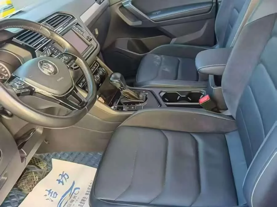 Volkswagen Tiguan L