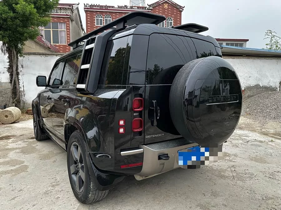 Land Rover guard