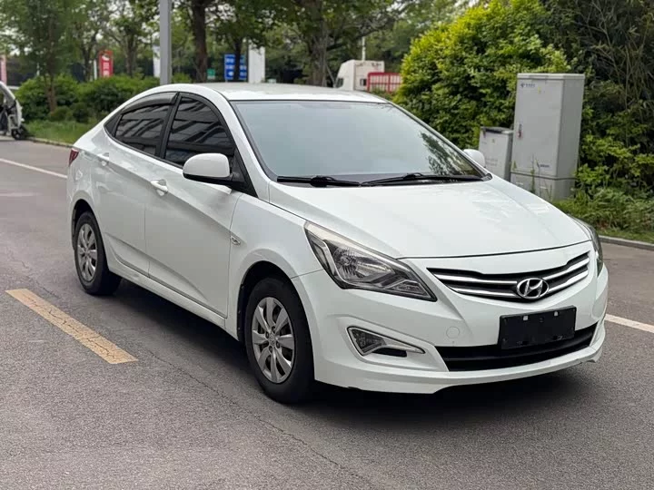 Hyundai Rena