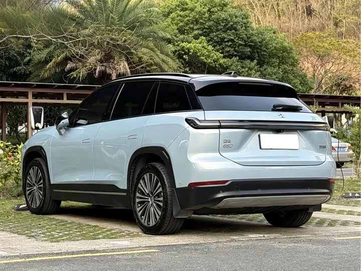 NIO ES7