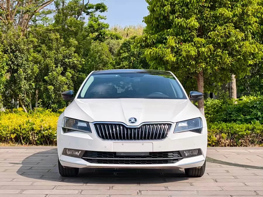 Skoda SuperB