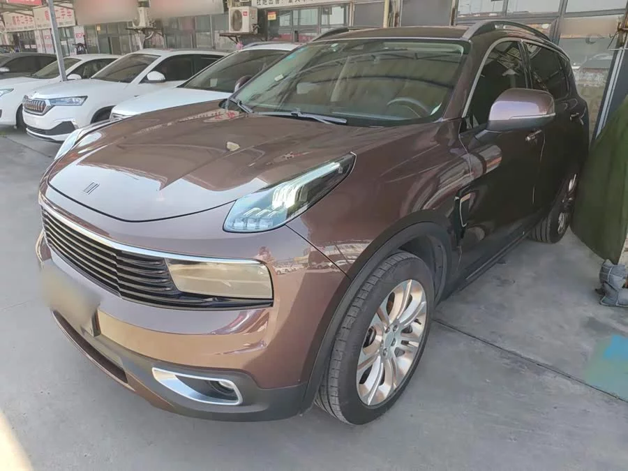 Lynk & Co 01