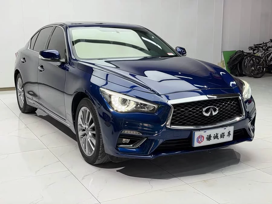Infiniti Q50L