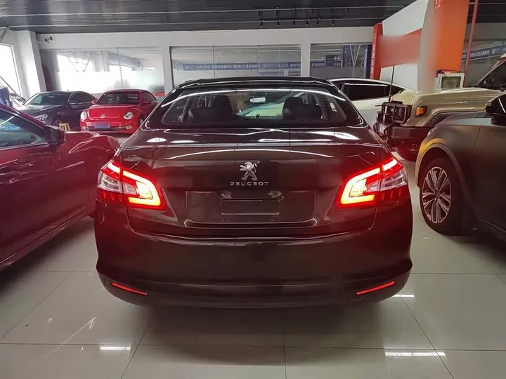 Peugeot 408