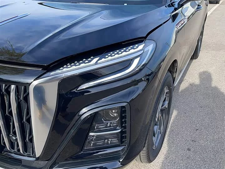 Hongqi HS3