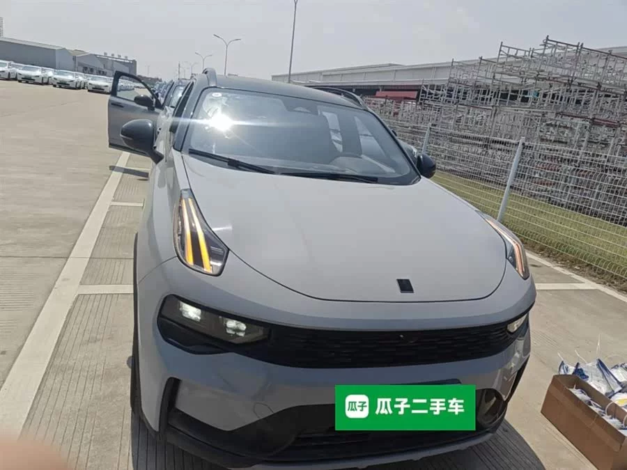 Lynk & Co 01