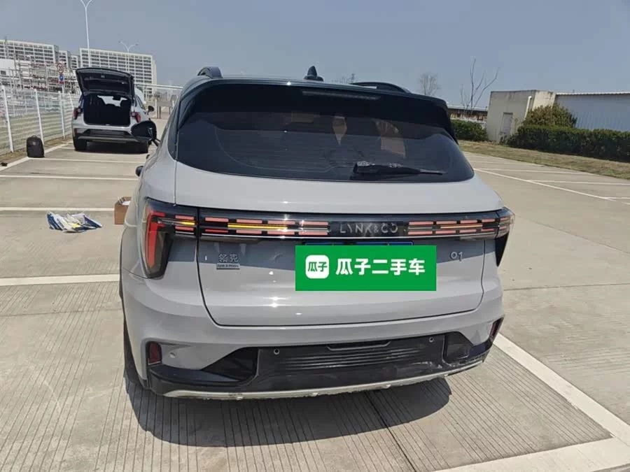 Lynk & Co 01