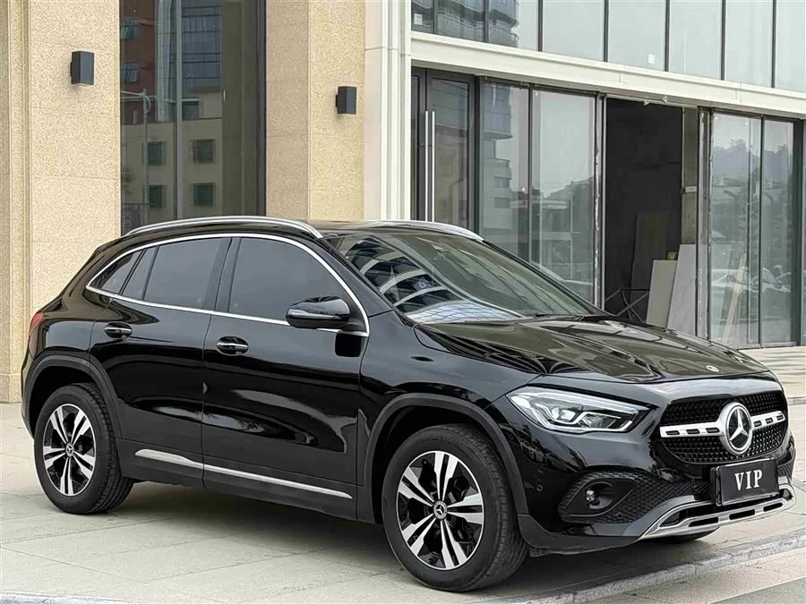Mercedes Benz GLA