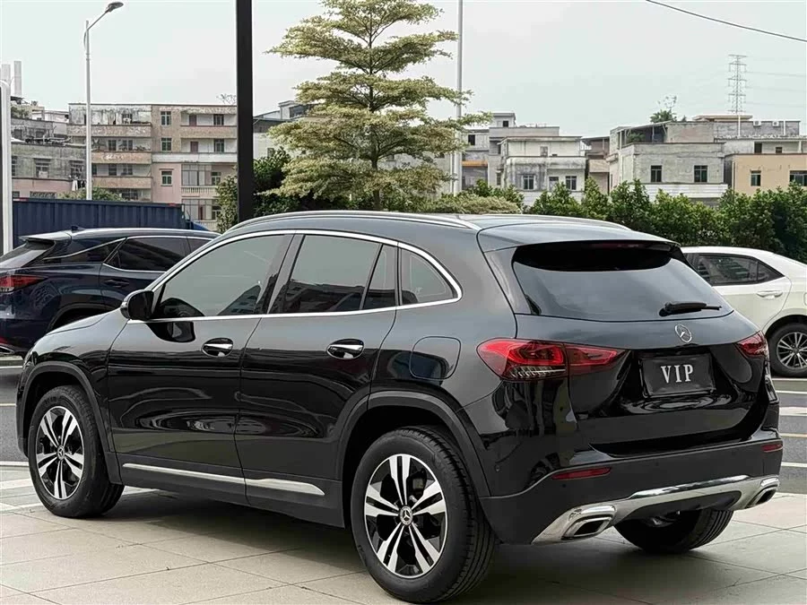 Mercedes Benz GLA