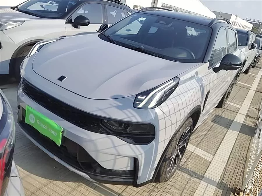 Lynk & Co 01