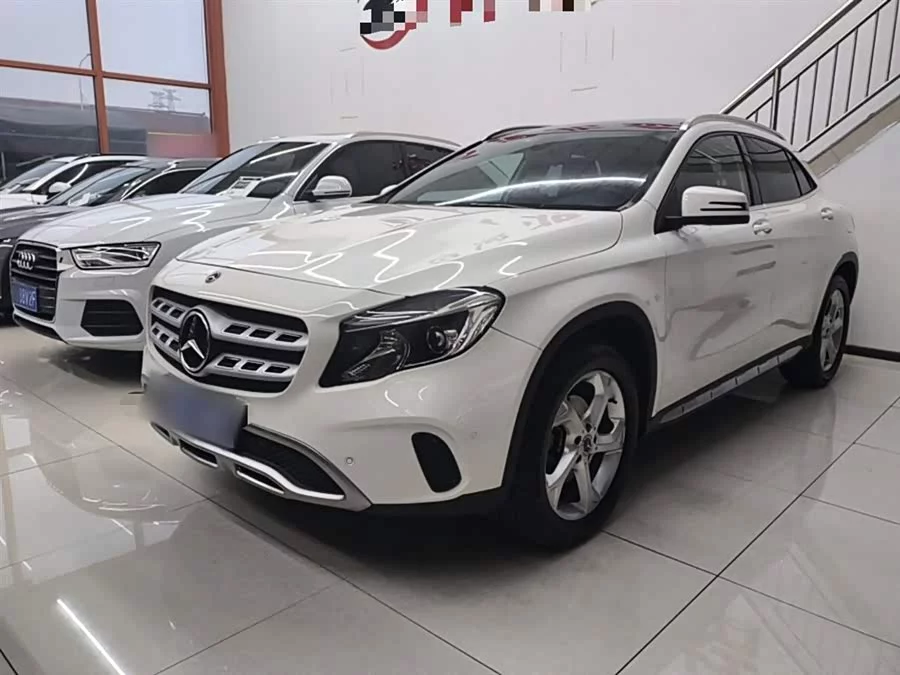 Mercedes Benz GLA