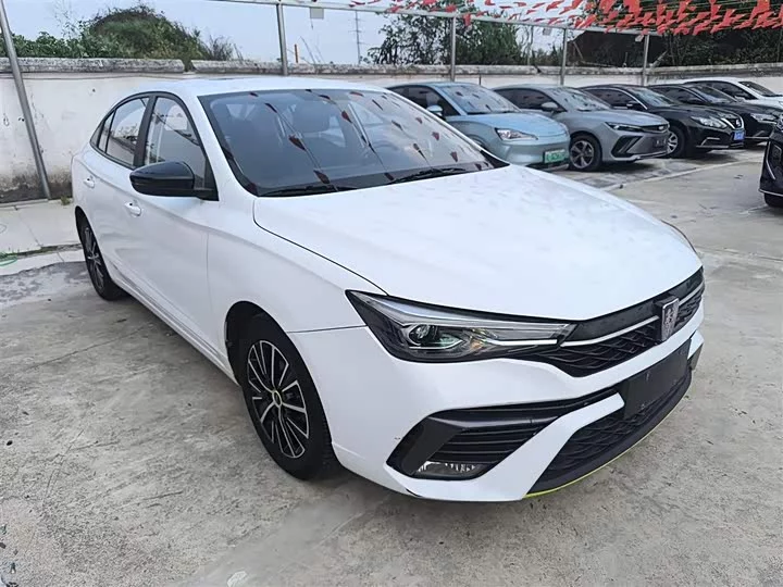 Roewe i5