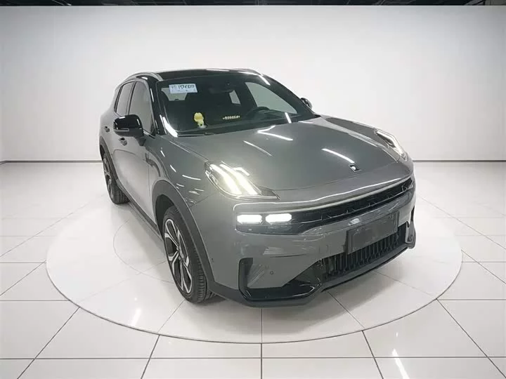 Lynk & Co 06