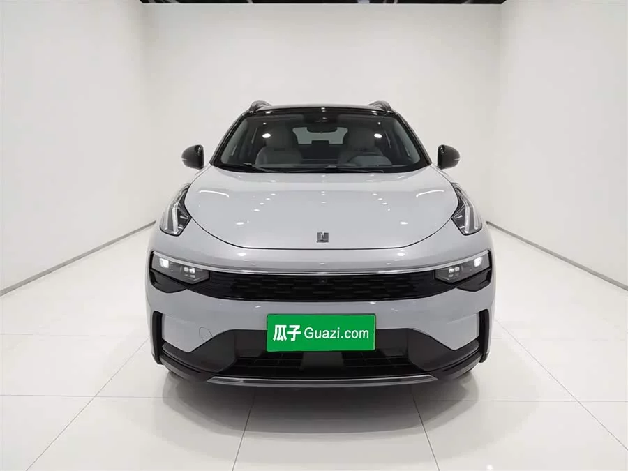 Lynk & Co 01