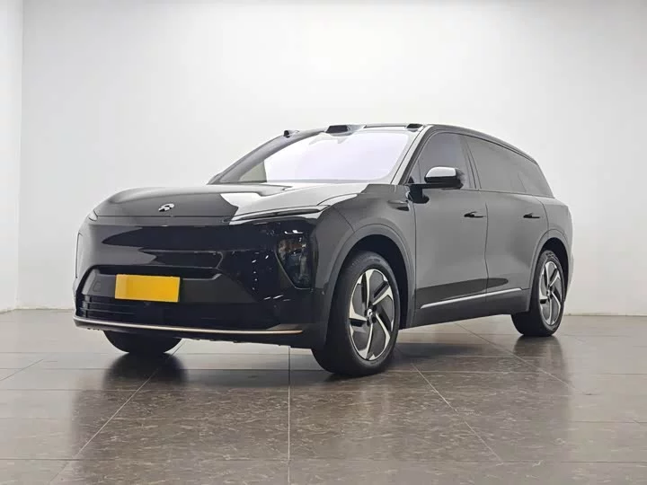 NIO ES8