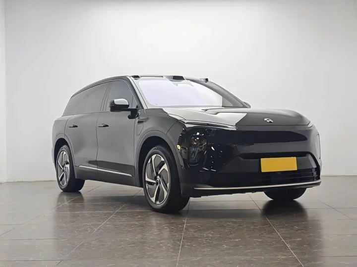 NIO ES8
