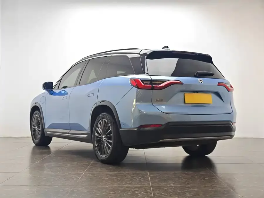 NIO ES8