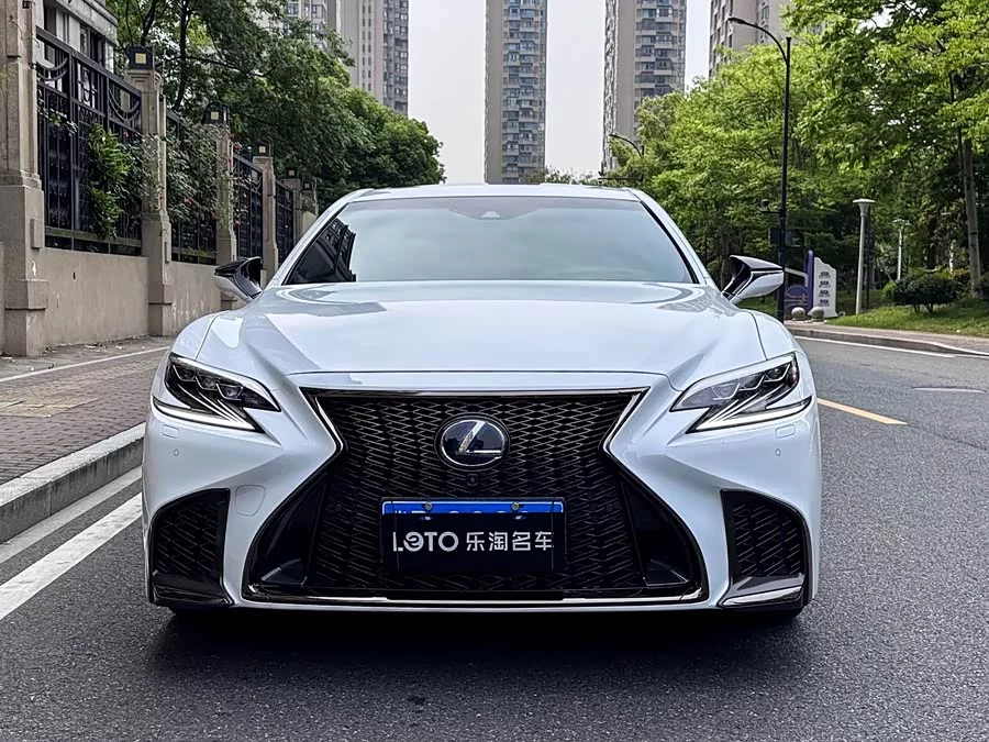 Lexus LS