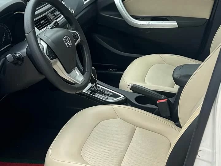 Changan Yuexiang V7