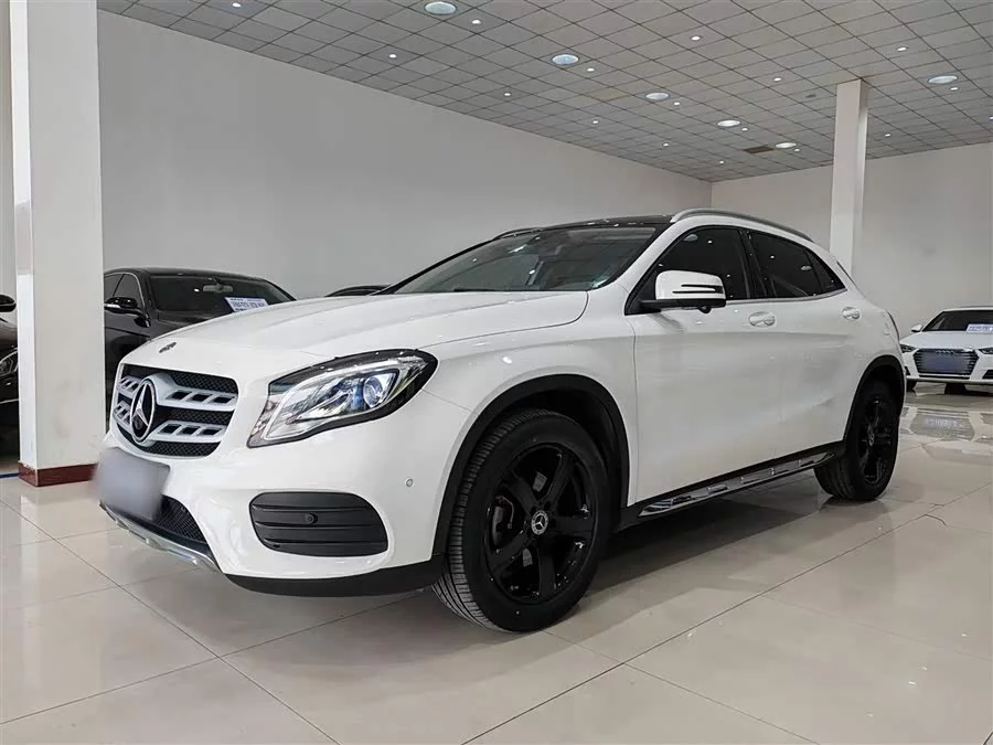 Mercedes Benz GLA