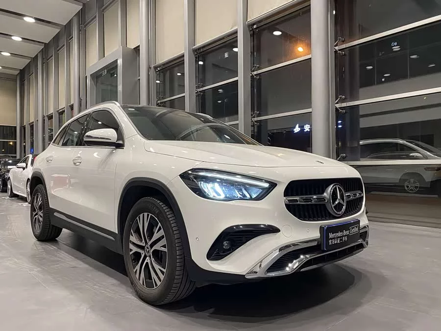 Mercedes Benz GLA