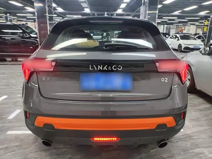 Lynk & Co 02