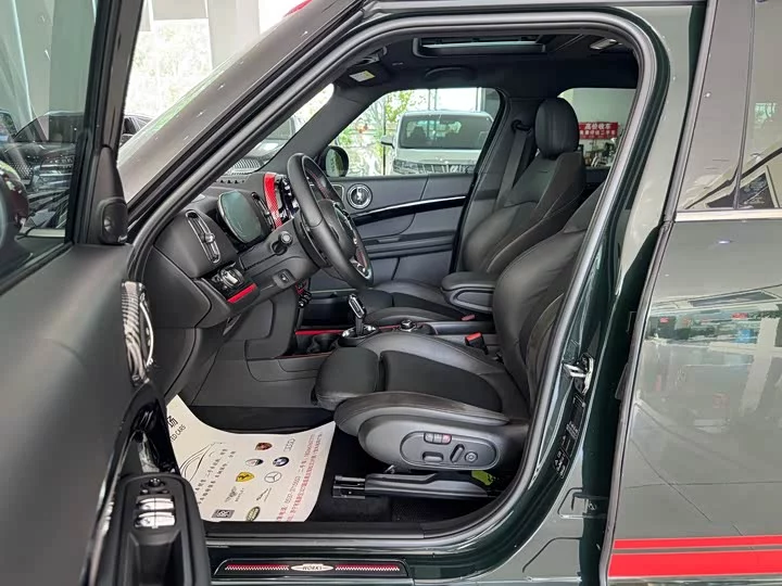 MINI JCW COUNTRYMAN