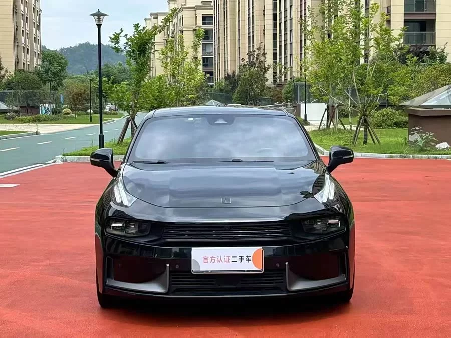 Lynk & Co 03
