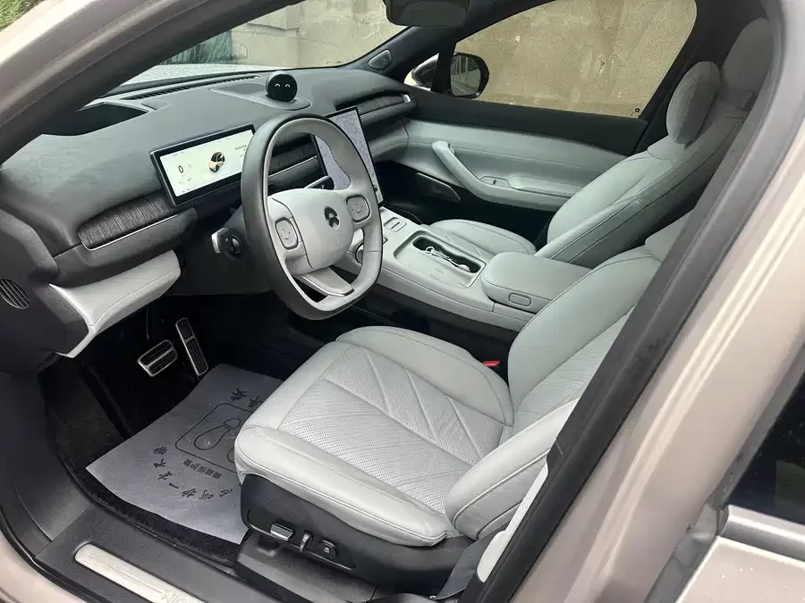 NIO EC7