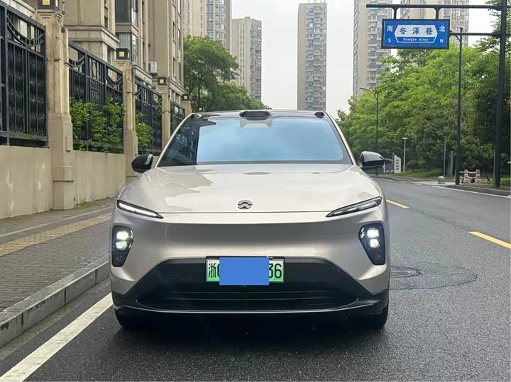 NIO EC7