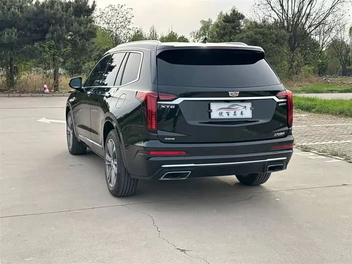 Cadillac XT6