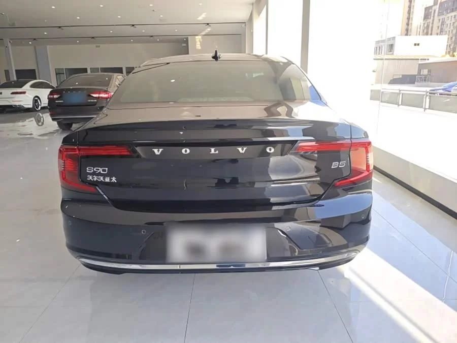 Volvo S90