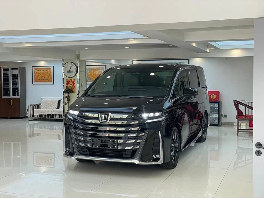 Toyota Crown Vellfire