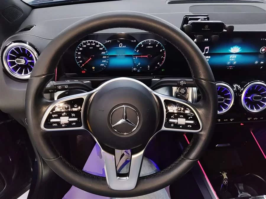 Mercedes Benz GLB