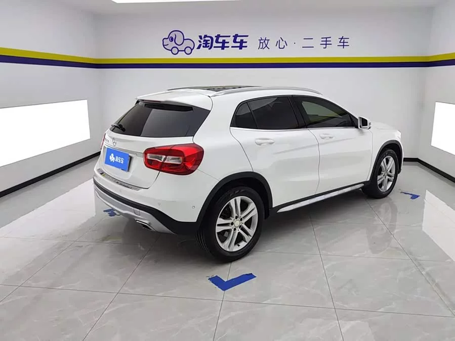 Mercedes Benz GLA
