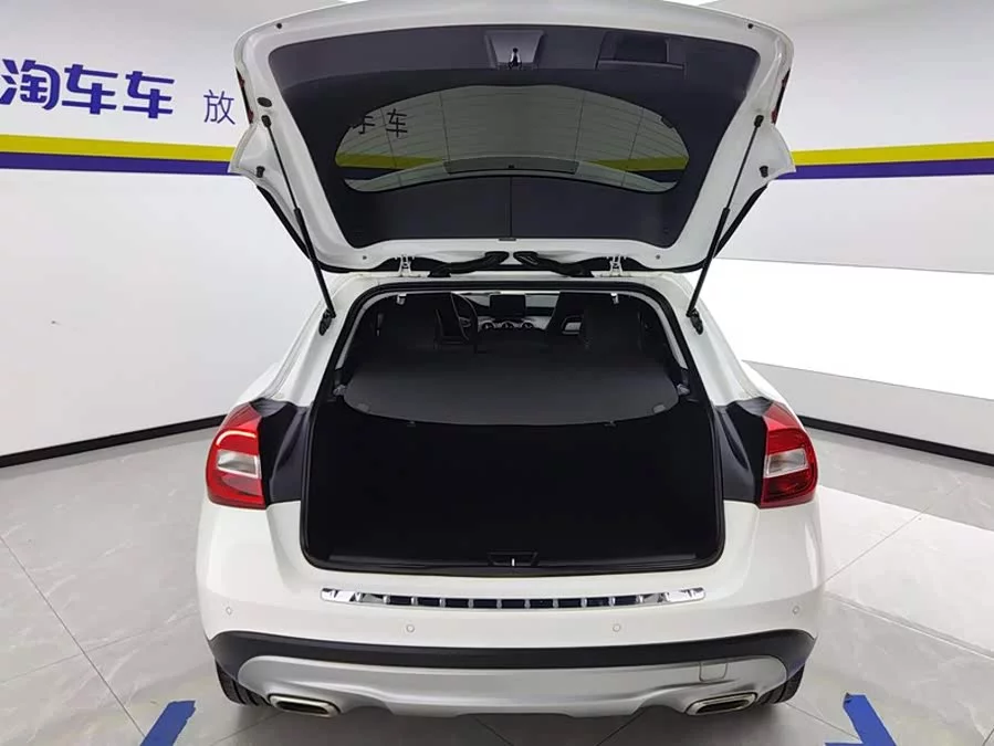 Mercedes Benz GLA
