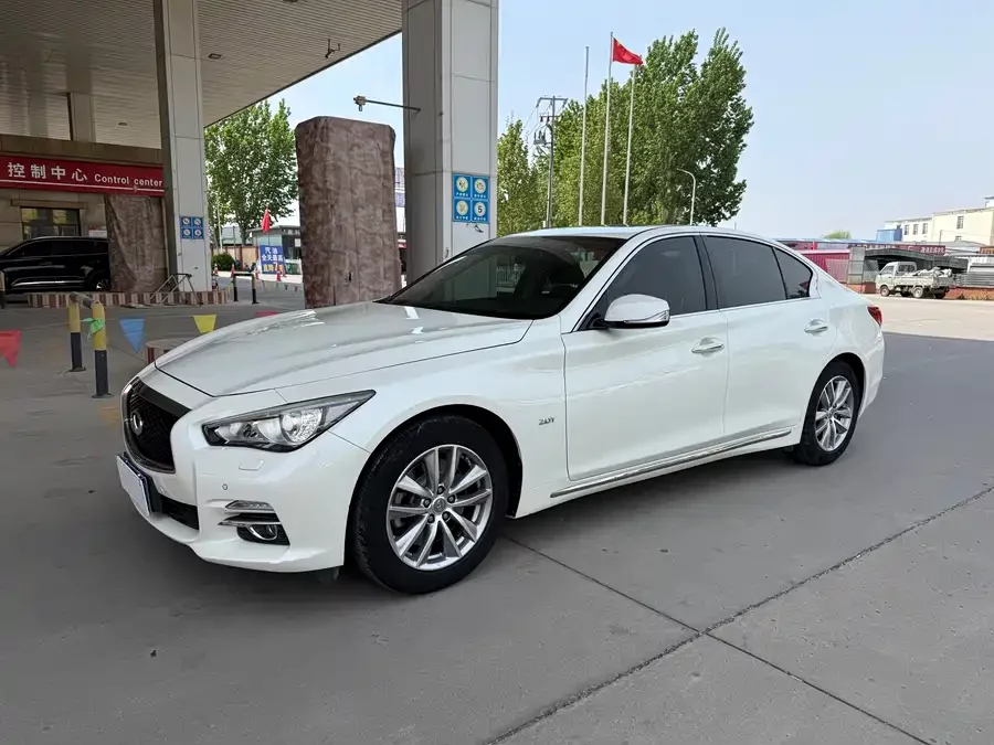 Infiniti Q50L