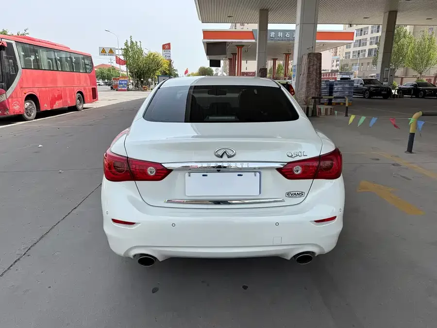 Infiniti Q50L
