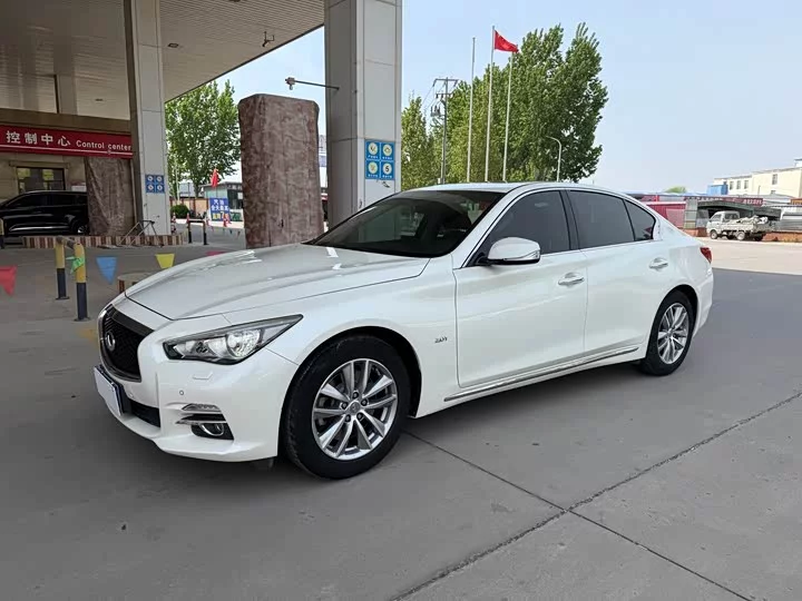 Infiniti Q50L