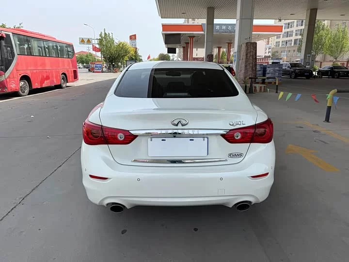 Infiniti Q50L