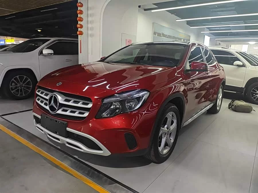 Mercedes Benz GLA