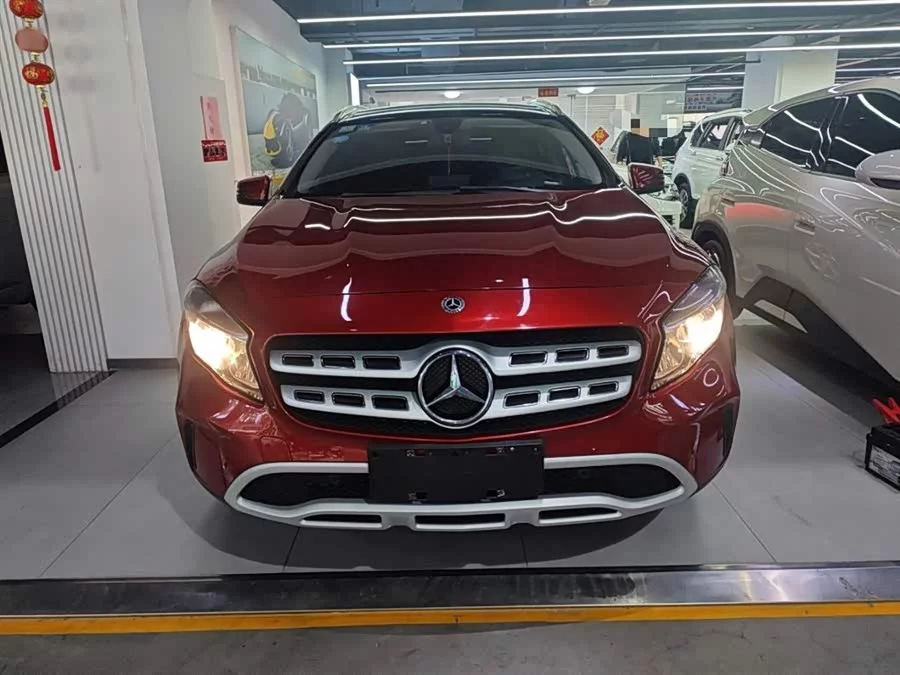 Mercedes Benz GLA